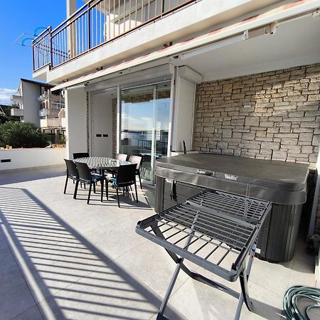 Astramaris Apartments Donji Okrug  エクステリア 写真