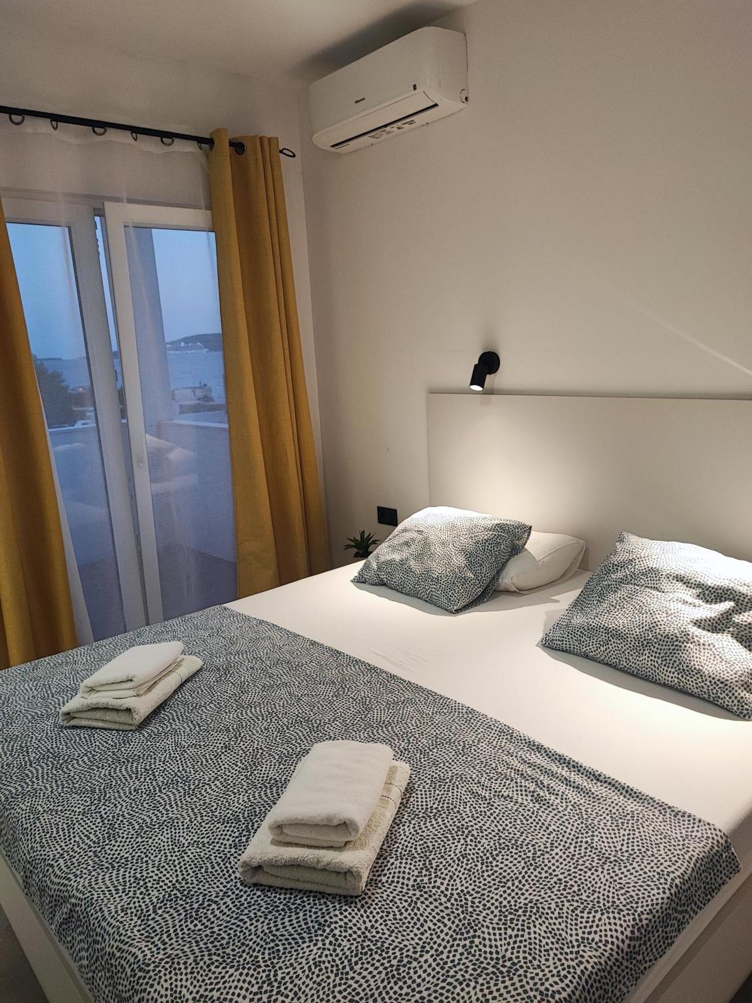 Astramaris Apartments Donji Okrug  エクステリア 写真
